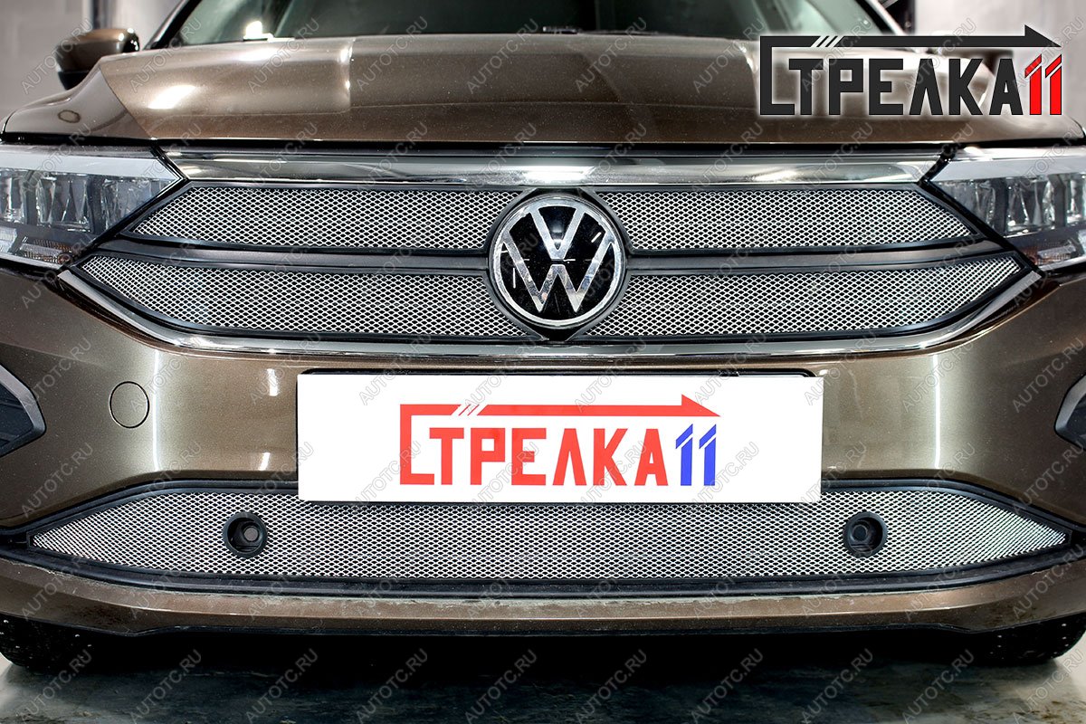 3 099 р. Защита радиатора (низ с парктроникам) Стрелка11 Стандарт  Volkswagen Polo  Mk6 (2020-2022) лифтбек (хром)  с доставкой в г. Пермь
