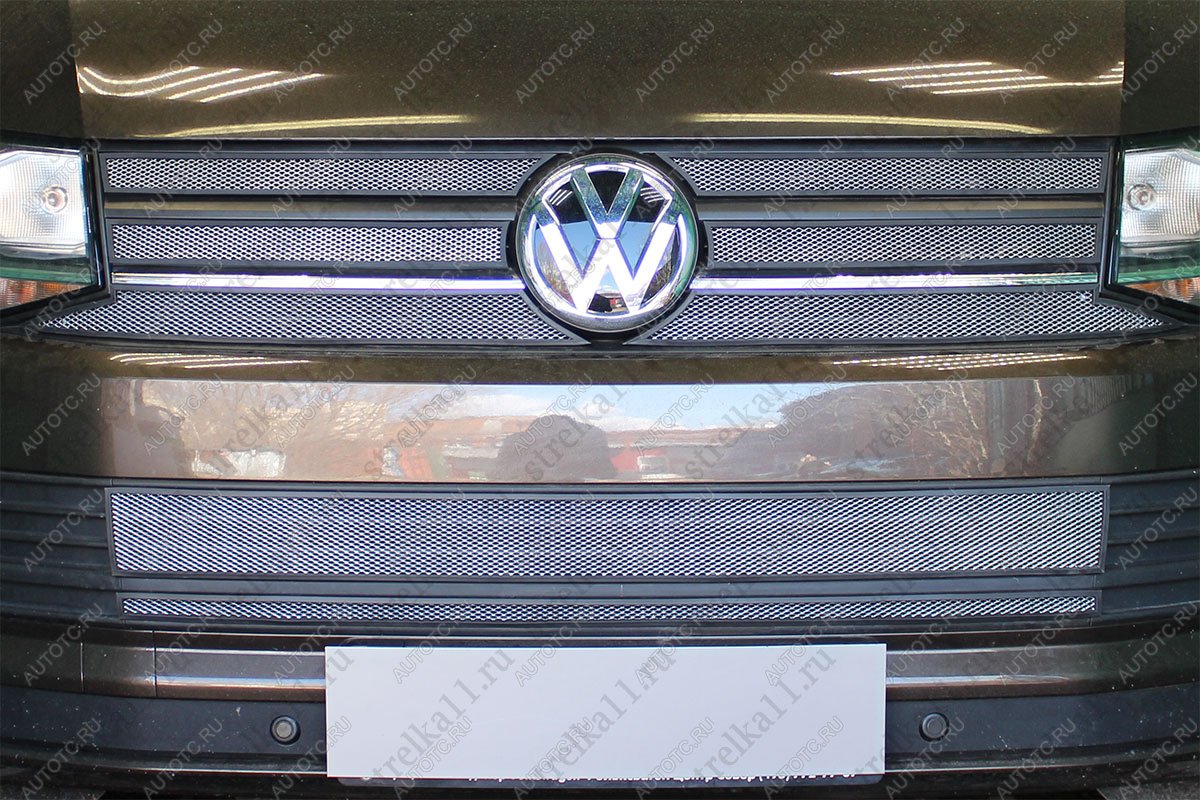 5 649 р. Защита радиатора (6 части верх) Стрелка11 Стандарт Volkswagen Caravelle T6 дорестайлинг (2015-2019) (черная)  с доставкой в г. Пермь
