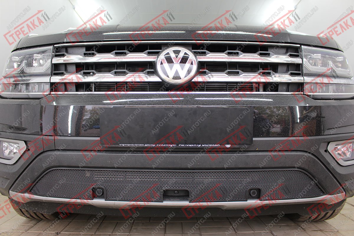 3 299 р. Защита радиатора (низ с парктроником) Volkswagen Teramont CA1 дорестайлинг (2016-2020) (черная)  с доставкой в г. Пермь