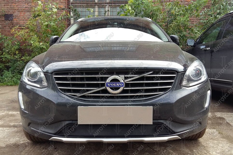 3 279 р. Защита радиатора (с парктроником) Стрелка11 Стандарт  Volvo XC60 (2013-2017)  рестайлинг (хром)  с доставкой в г. Пермь