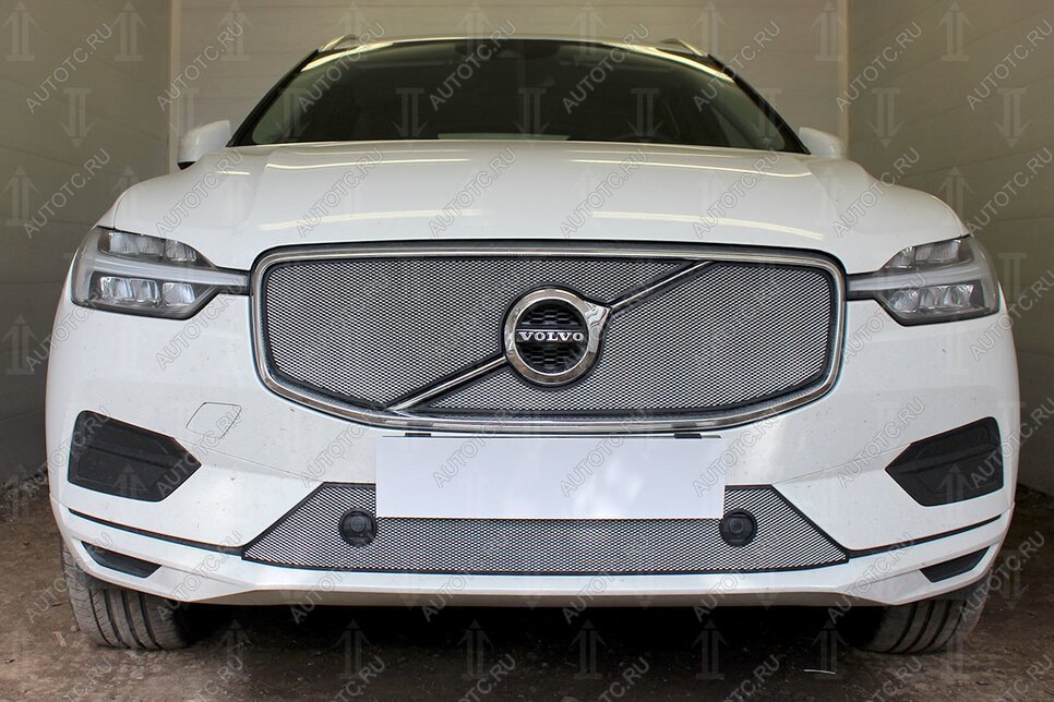 3 279 р. Защита радиатора (низ парктроником) Стрелка11 Стандарт  Volvo XC60 (2017-2022) (хром)  с доставкой в г. Пермь