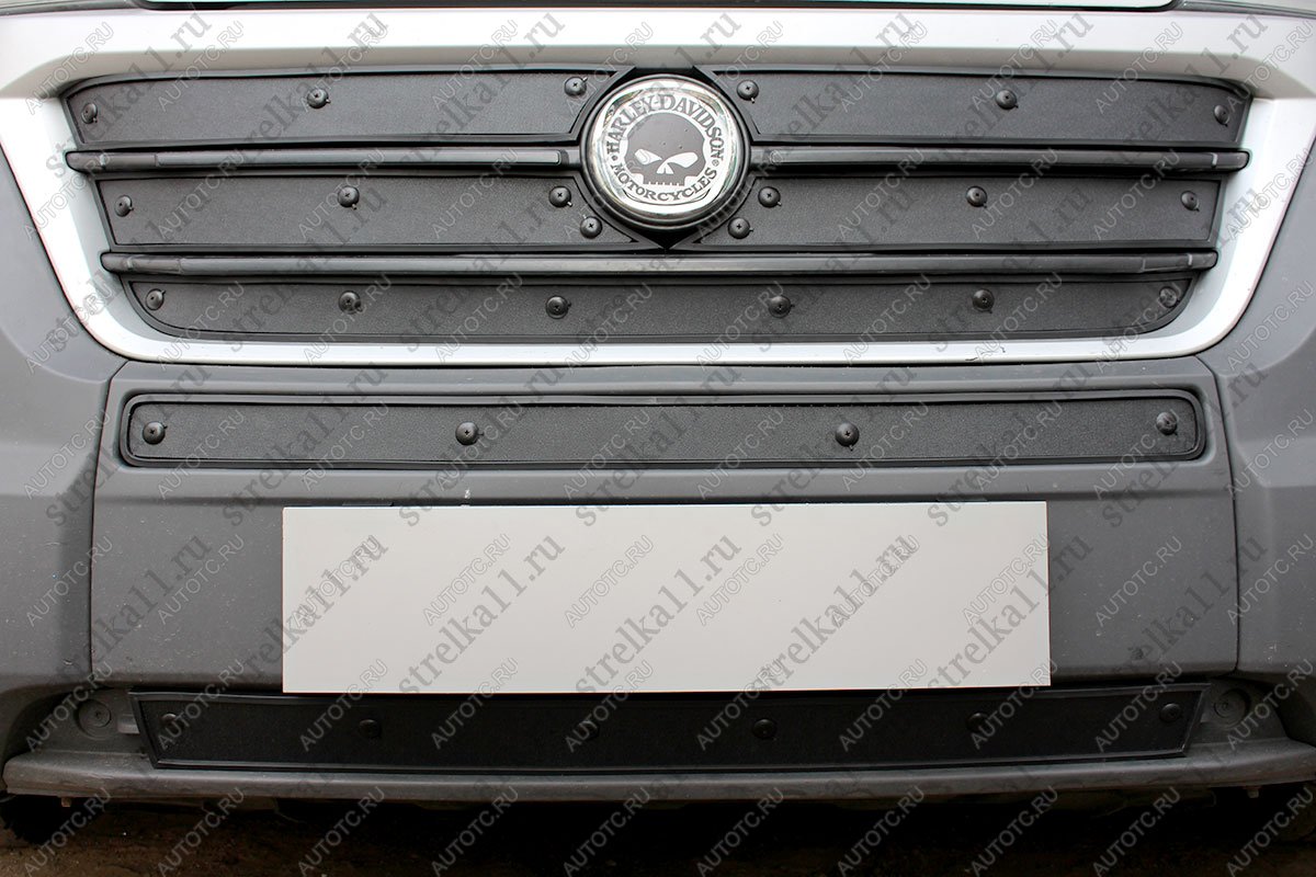 1 099 р. Зимняя заглушка решетки радиатора (низ) Стрелка11 Fiat Ducato 290 (2014-2025) (черная)  с доставкой в г. Пермь