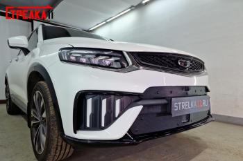 Зимняя заглушка решетки радиатора (низ с датчиком ACC) Стрелка11 Geely Tugella  FY11,HPBA4 (2019-2023) дорестайлинг (черная)