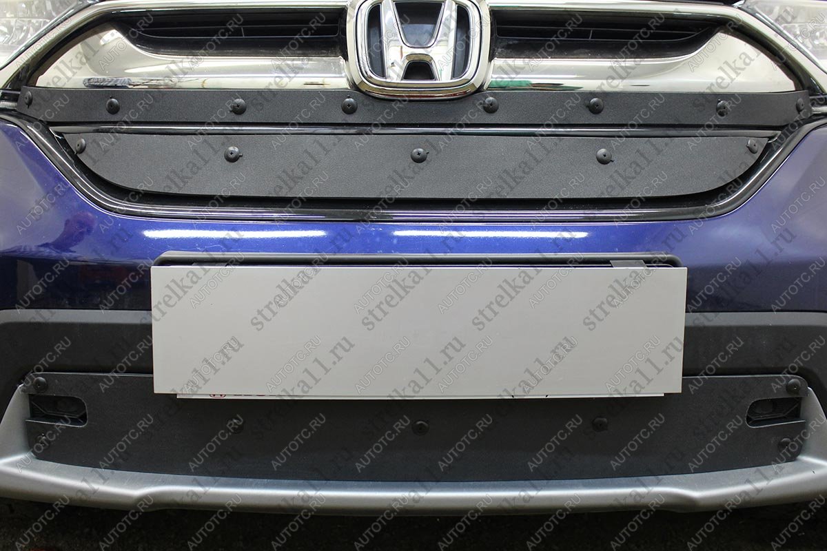 759 р. Зимняя заглушка решетки радиатора (низ с парктроником) Стрелка11  Honda CR-V  RW,RT (2016-2020) дорестайлинг (черная)  с доставкой в г. Пермь