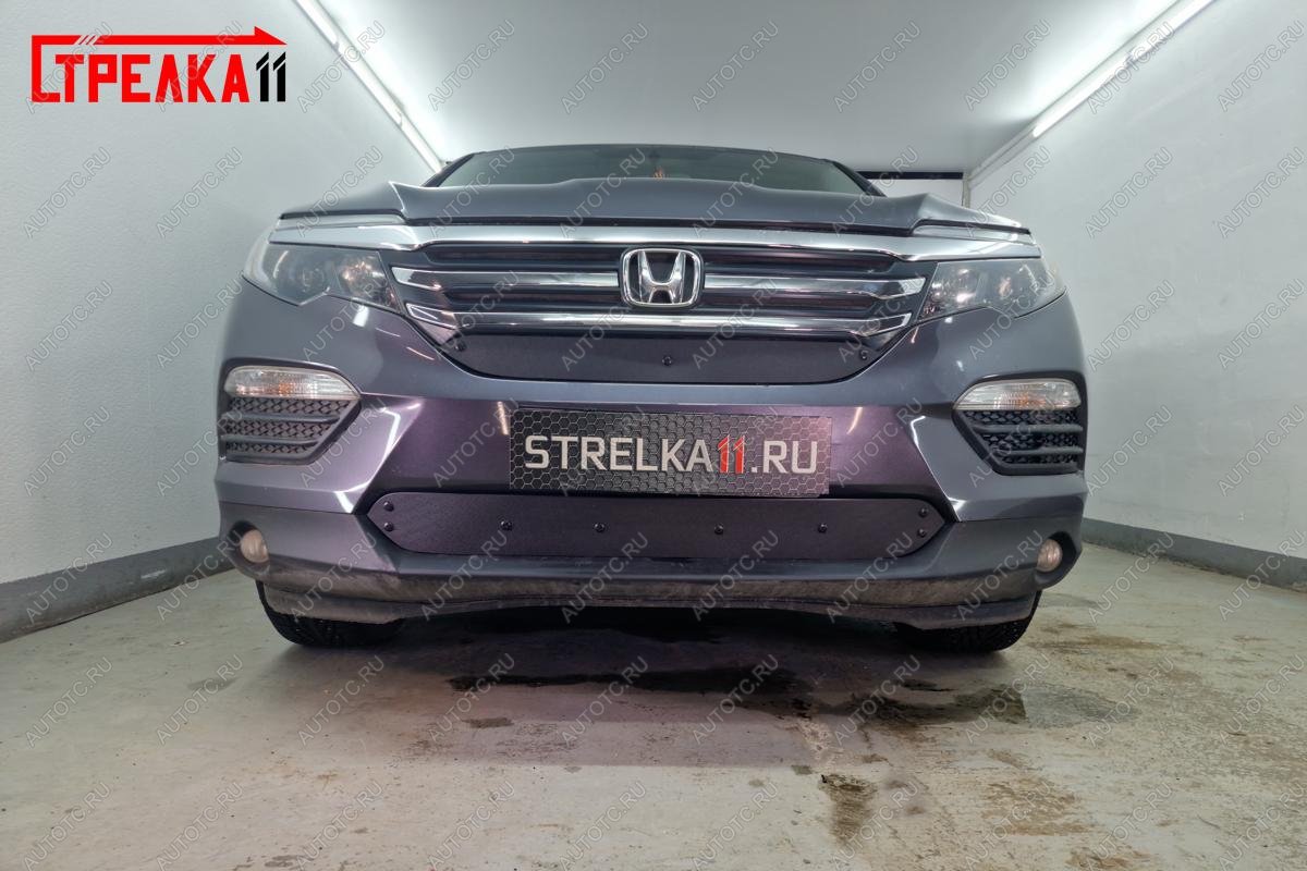 759 р. Зимняя заглушка решетки радиатора (верх) Стрелка11  Honda Pilot  YF6 (2016-2019) дорестайлинг (черная)  с доставкой в г. Пермь