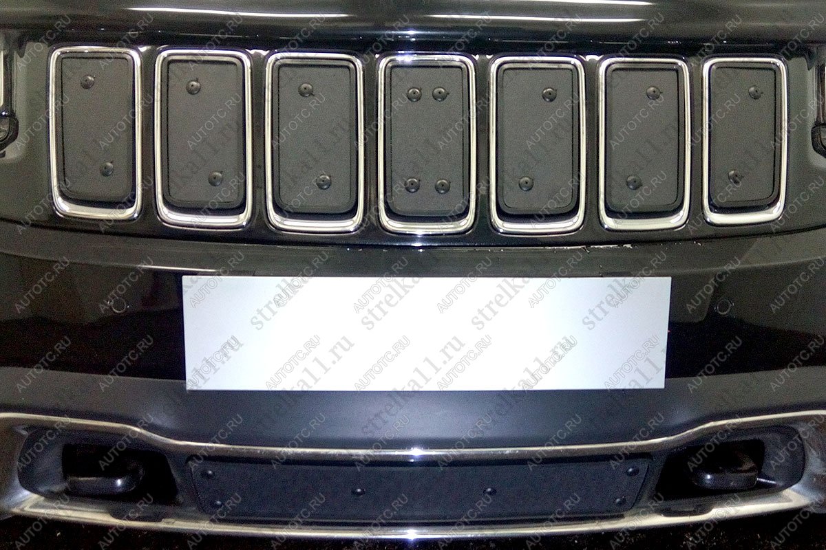 1 429 р. Зимняя заглушка решетки радиатора (Laredo, Limited) Стрелка11  Jeep Grand Cherokee  WK2 (2013-2018) 1-ый рестайлинг (без сетки для установки)  с доставкой в г. Пермь