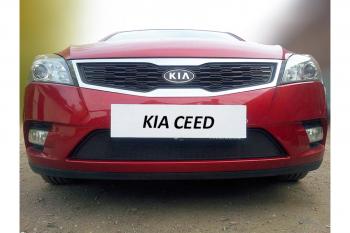 759 р. Зимняя заглушка решетки радиатора Стрелка11  KIA Ceed  1 ED (2010-2012) рестайлинг универсал, рестайлинг, хэтчбэк 5 дв. (черная)  с доставкой в г. Пермь. Увеличить фотографию 2