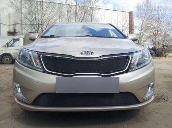 759 р. Зимняя заглушка решетки радиатора (верх) (Премиум) Стрелка11 KIA Rio 3 QB хэтчбек 5 дв. дорестайлинг (2011-2015) (черная)  с доставкой в г. Пермь. Увеличить фотографию 2