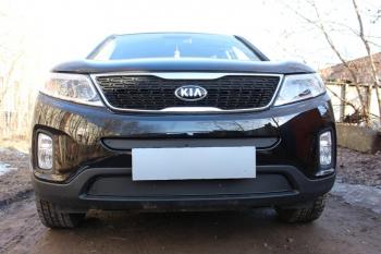  Зимняя заглушка решетки радиатора (низ) Стрелка11  KIA Sorento  XM (2012-2015) рестайлинг (черная)