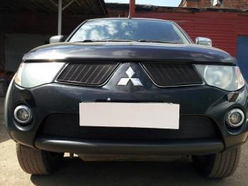 759 р. Зимняя заглушка решетки радиатора (низ) Стрелка11 Mitsubishi Pajero Sport PB дорестайлинг (2008-2013) (черная)  с доставкой в г. Пермь. Увеличить фотографию 2