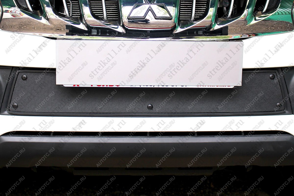 759 р. Зимняя заглушка решетки радиатора Стрелка11  Mitsubishi L200  5 KK,KL (2015-2019) дорестайлинг (черная)  с доставкой в г. Пермь