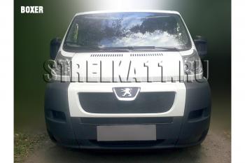 Зимняя заглушка решетки радиатора (верх) Стрелка11 Peugeot Boxer  250 (2006-2014) (черная)