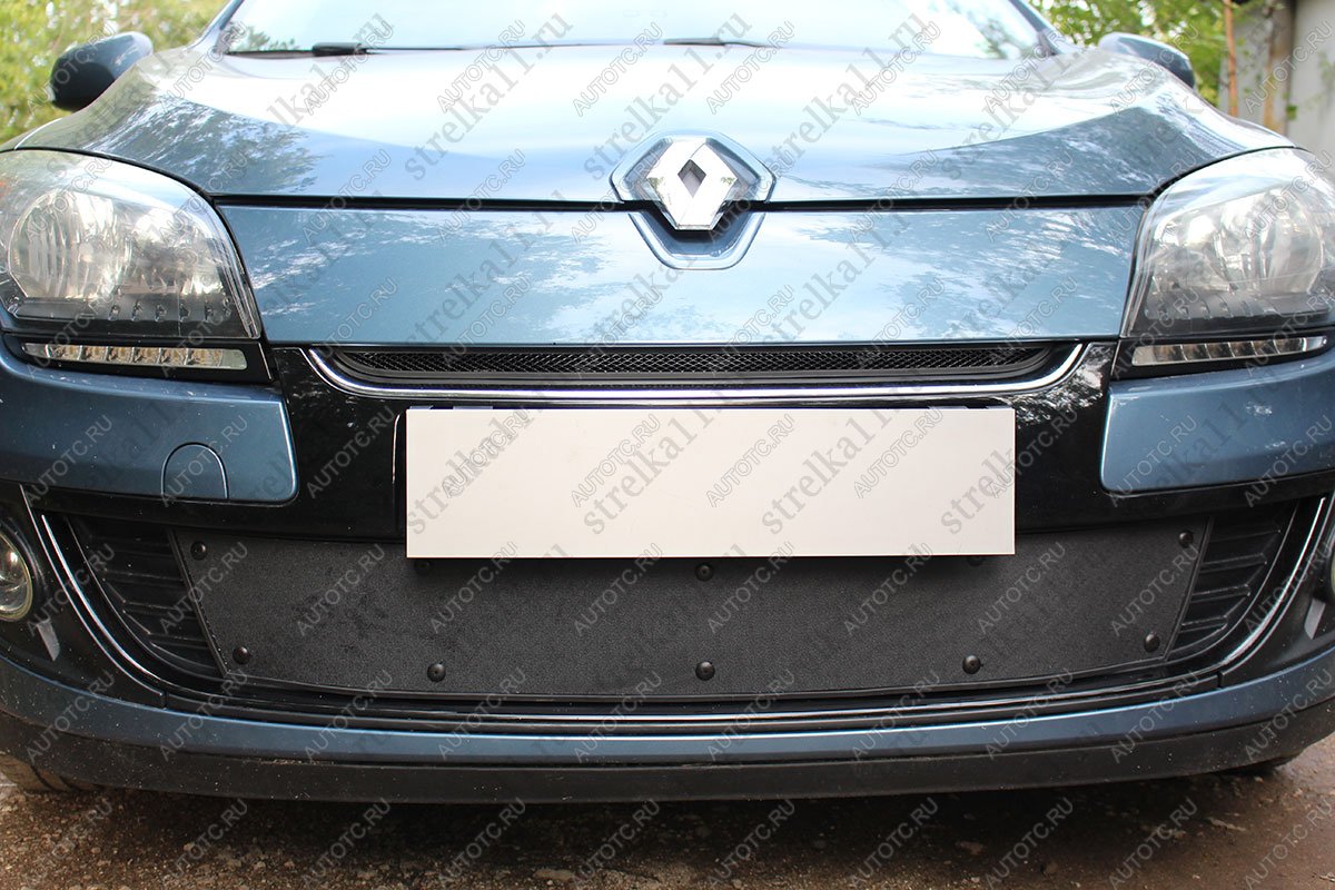759 р. Зимняя заглушка решетки радиатора (верх) Стрелка11 Renault Megane купе 3 дв. 2-ой рестайлинг (2014-2016) (черная)  с доставкой в г. Пермь