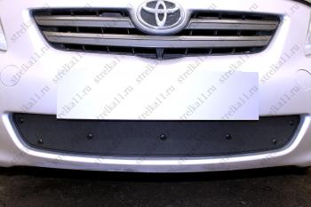 Зимняя заглушка решетки радиатора Стрелка11 Toyota Corolla E150 седан дорестайлинг (2006-2010) (черная)