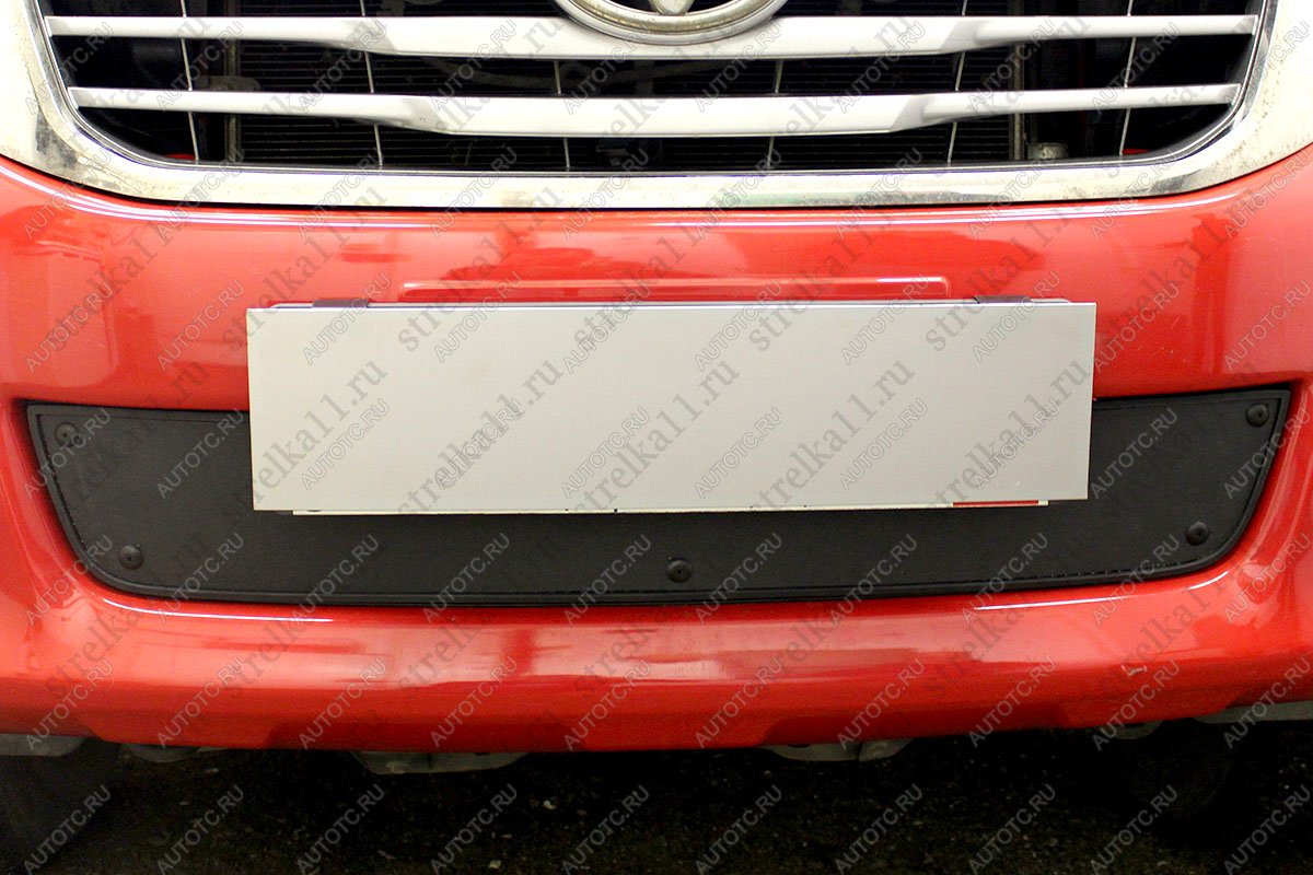 759 р. Зимняя заглушка решетки радиатора (низ) Стрелка11  Toyota Hilux  AN20,AN30 (2011-2016)  2-ой рестайлинг (черная)  с доставкой в г. Пермь
