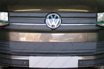 Зимняя заглушка решетки радиатора (верх 4 части) (TrendLine) Стрелка11 Volkswagen Multivan T6 дорестайлинг (2016-2019) (черная)