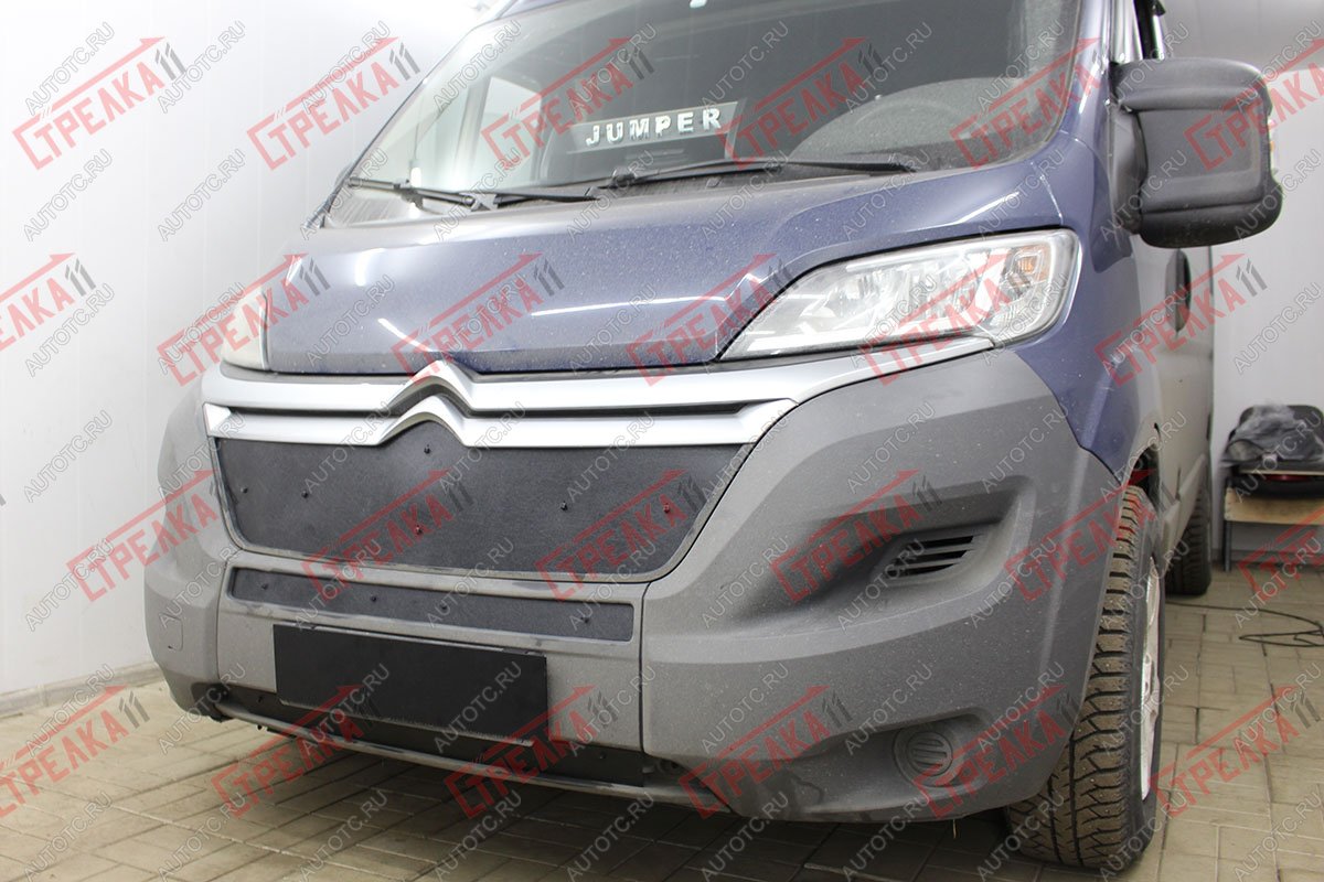 2 079 р. Зимняя защита на стяжке (низ 2 части) Стрелка11  CITROEN Jumper  290 (2014-2022), Fiat Ducato  290 (2014-2025), Peugeot Boxer  290 (2014-2025) (черная)  с доставкой в г. Пермь