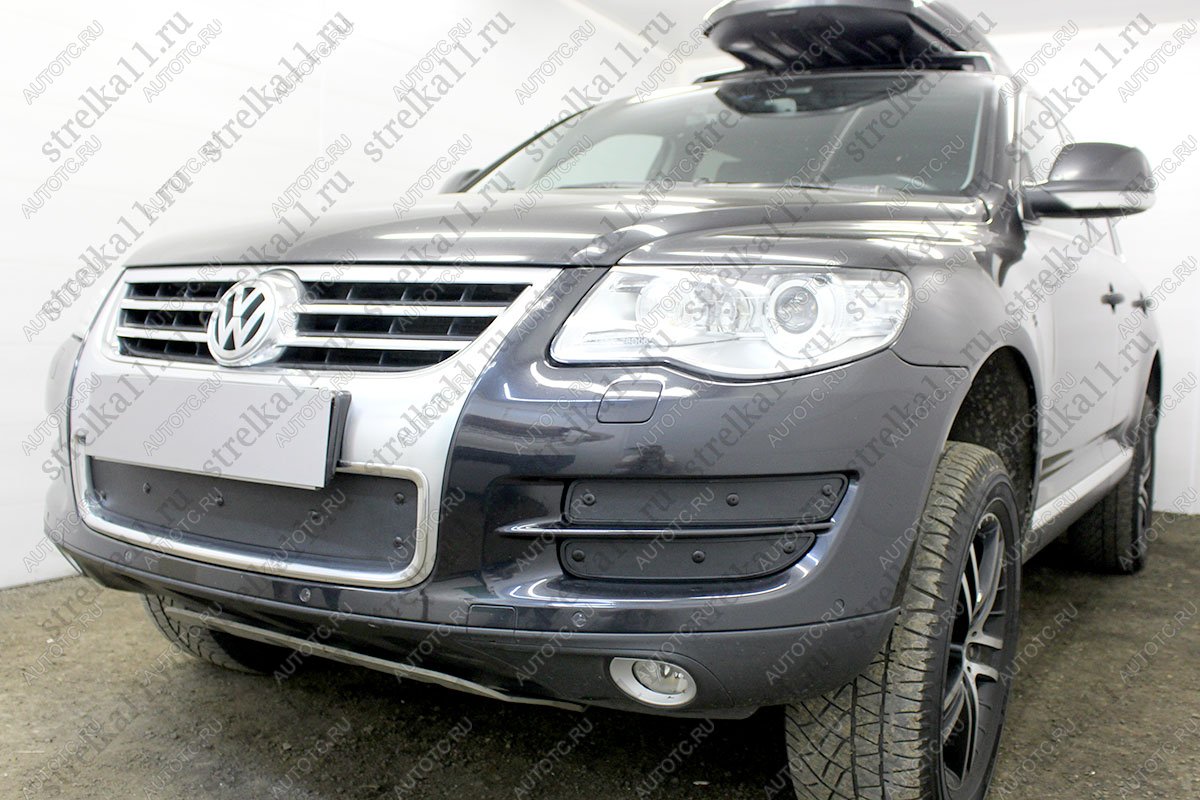 1 599 р. Зимняя защита на стяжке (боковая 4 части) Стрелка11 Volkswagen Touareg GP рестайлинг (2006-2010) (черная)  с доставкой в г. Пермь