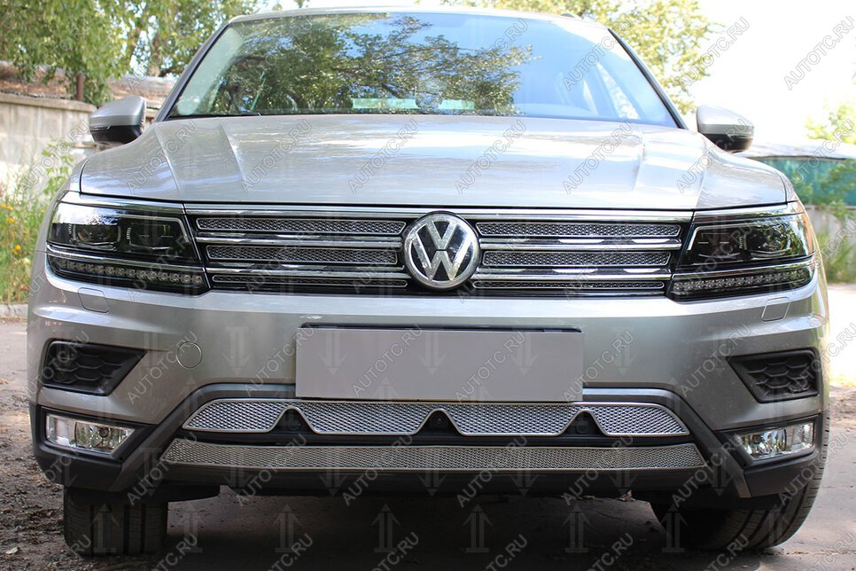 8 999 р. Защита радиатора (низ с камерой) (Off-Road) Стрелка11 Премиум  Volkswagen Tiguan  Mk2 (2016-2020) дорестайлинг (хром)  с доставкой в г. Пермь