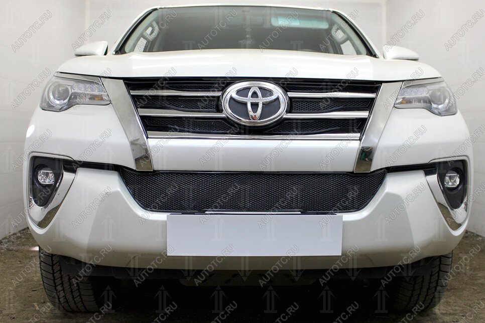 4 499 р. Защита радиатора (низ) (Black Onyx) Стрелка11 PREMIUM Toyota Fortuner AN160 рестайлинг (2020-2025) (черная)  с доставкой в г. Пермь