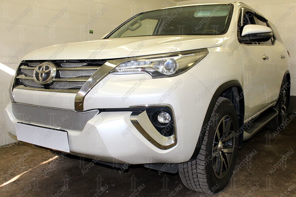 4 749 р. Защита радиатора (низ) (Black Onyx) Стрелка11 PREMIUM  Toyota Fortuner  AN160 (2020-2025) рестайлинг (хром)  с доставкой в г. Пермь