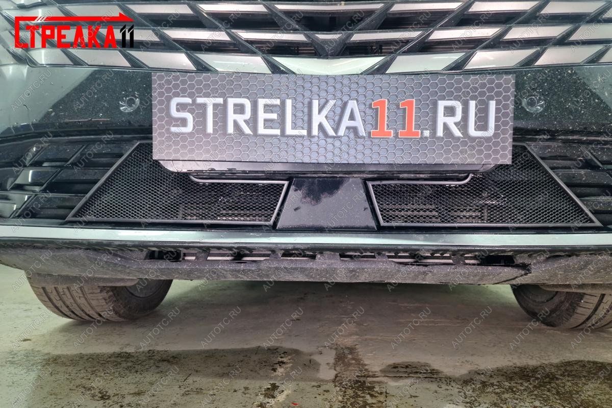 2 899 р. Защита радиатора (низ, 2 части) Стрелка11 Стандарт Geely Atlas FX11 (2023-2025) (черная)  с доставкой в г. Пермь