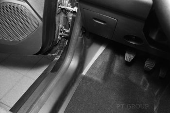 2 249 р. Накладки на ковролин пола Petroil Tuning (передние боковые)  Renault Duster  HM (2021-2024) рестайлинг (Текстурная поверхность (шагрень))  с доставкой в г. Пермь. Увеличить фотографию 2