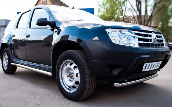 5 699 р. Защита порогов из круглой трубы диаметром 63 мм Russtal v23 Renault Duster HS рестайлинг (2015-2021) (Сталь с полимерным покрытием. Цвет: серебристый)  с доставкой в г. Пермь. Увеличить фотографию 2