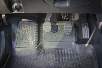 2 969 р. Накладки на ковролин АртФорм Renault Duster HS дорестайлинг (2010-2015) (Передние боковые)  с доставкой в г. Пермь. Увеличить фотографию 2