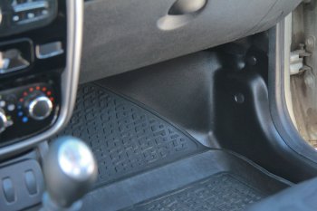 2 969 р. Накладки на ковролин АртФорм Renault Duster HS дорестайлинг (2010-2015) (Передние боковые)  с доставкой в г. Пермь. Увеличить фотографию 3