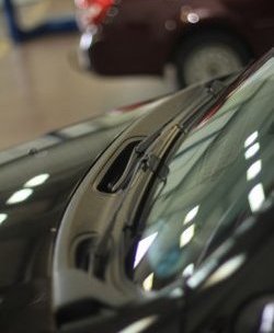 Обтекатель дворников на автомобиль Petroil Tuning Renault Duster  HS (2010-2015) дорестайлинг (Текстурная поверхность)