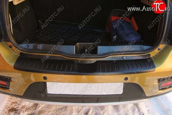 499 р. Накладка в проём багажника Тюн-Авто  Renault Sandero ( (BS),  (B8)) (2009-2025) дорестайлинг, рестайлинг  с доставкой в г. Пермь