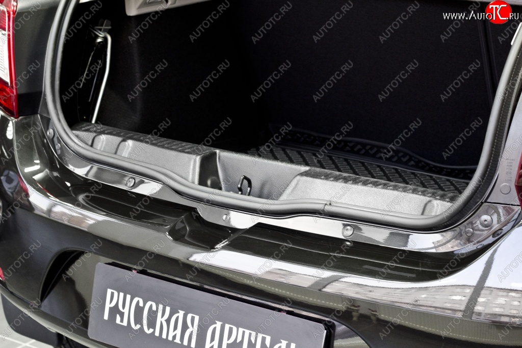 1 709 р. Пластиковый порожек в багажник автомобиля RA  Renault Sandero  (B8) (2014-2018) дорестайлинг  с доставкой в г. Пермь
