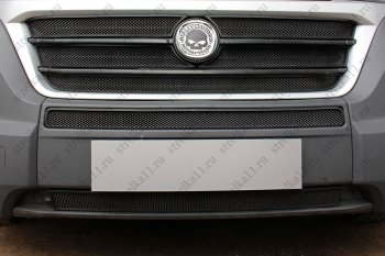 6 399 р. Защитная сетка в бампер (ячейка 3х7 мм, 5 частей) Alfeco Стандарт Fiat Ducato 290 (2014-2025) (Чёрная)  с доставкой в г. Пермь. Увеличить фотографию 2