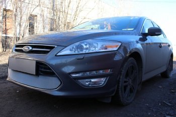 Защитная сетка радиатора в бампер (ячейка 3х7 мм) Стрелка11 Стандарт Ford Mondeo (2010-2014) Mk4,BD рестайлинг, седан, Mk4,DG рестайлинг, универсал (хром)