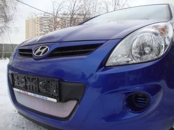 Защитная сетка радиатора в бампер (ячейка 3х7 мм) Стрелка11 Стандарт Hyundai i20  PB (2008-2012) хэтчбэк дорестайлинг (хром)