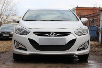Защитная сетка радиатора в бампер (ячейка 3х7 мм) Стрелка11 Стандарт Hyundai I40  1 VF (2011-2015) дорестайлинг седан, дорестайлинг универсал (черная)