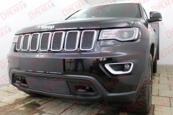 4 299 р. Защитная сетка радиатора в бампер (ячейка 4х10 мм, Laredo, Limited, Trailhawk) Стрелка11 Премиум Jeep Grand Cherokee WK2 2-ой рестайлинг (2017-2022) (черная)  с доставкой в г. Пермь. Увеличить фотографию 2
