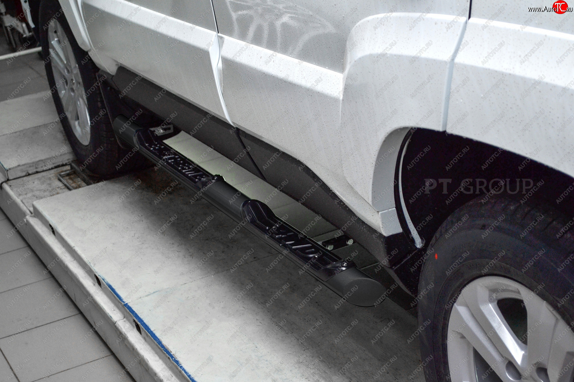 9 349 р. Защита порогов (с накладками, Ø63 мм) Petroil Tuning  Лада 2123 (Нива Шевроле) - Нива Трэвел (окраска в черный (Шагрень))  с доставкой в г. Пермь