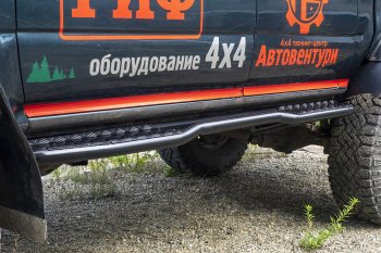 46 869 р. Защита порогов с подножкой РИФ Toyota Hilux N80, N90, N100, N110 дорестайлинг (1988-1991)  с доставкой в г. Пермь. Увеличить фотографию 7