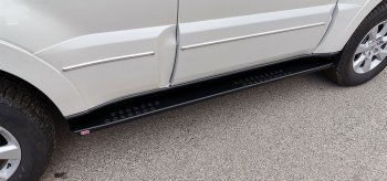 55 239 р. Защита порогов с подножкой РИФ Mitsubishi Pajero 4 V90 дорестайлинг (2006-2011)  с доставкой в г. Пермь. Увеличить фотографию 4