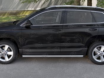 Защита порогов на SLITKOFF труба d63 Skoda Karoq  NU7 (2017-2025) дорестайлинг, рестайлинг (защита порогов со скосами на торцах)