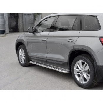22 999 р. Порожки для ног (труба Ø42) SLITKOFF  Skoda Kodiaq  NU7 (2017-2021) дорестайлинг (Вариант 2 (лист алюм, проф.сталь))  с доставкой в г. Пермь. Увеличить фотографию 3