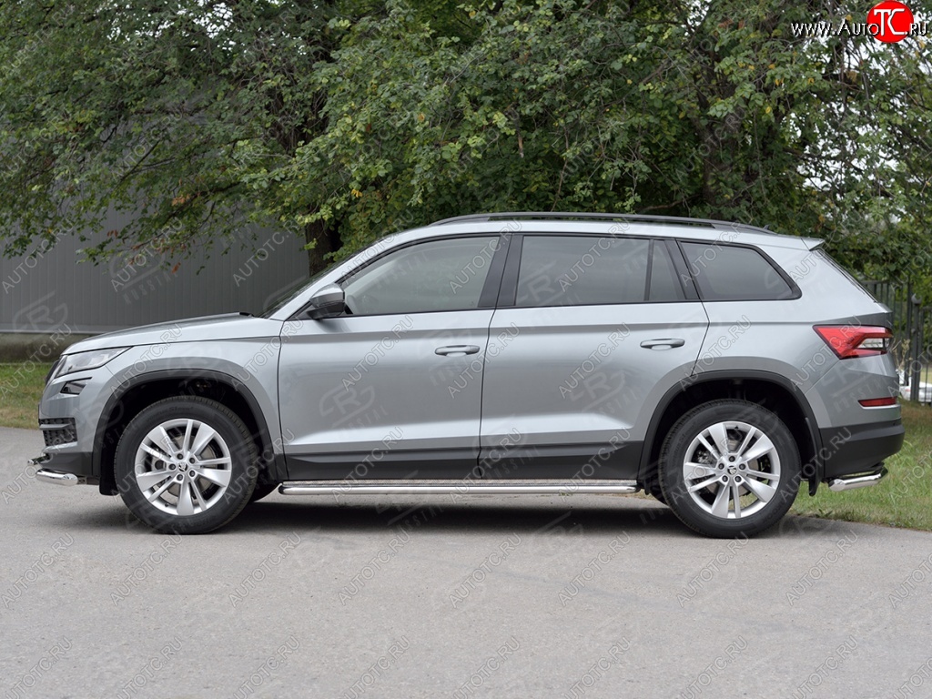 22 999 р. Порожки для ног (труба Ø42) SLITKOFF  Skoda Kodiaq  NU7 (2017-2021) дорестайлинг (Вариант 2 (лист алюм, проф.сталь))  с доставкой в г. Пермь