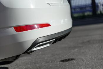 2 399 р. Накладка бампера (диффузор) MV-Tuning  Skoda Octavia  A7 (2012-2020) дорестайлинг лифтбэк, рестайлинг лифтбэк (Глянец, Неокрашенная)  с доставкой в г. Пермь. Увеличить фотографию 3