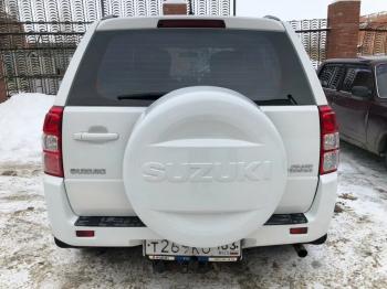 6 949 р. Пластиковый колпак запасного колеса SUZUKI (верхняя часть, 225/70/16)  Suzuki Grand Vitara ( FTB03 3 двери,  3TD62, TL52 5 дверей,  JT 5 дверей,  JT 3 двери,  JT) - Grand Vitara XL7 (неокрашенный)  с доставкой в г. Пермь. Увеличить фотографию 11
