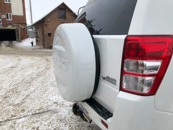 6 949 р. Пластиковый колпак запасного колеса SUZUKI (верхняя часть, 225/70/16)  Suzuki Grand Vitara ( FTB03 3 двери,  3TD62, TL52 5 дверей,  JT 5 дверей,  JT 3 двери,  JT) - Grand Vitara XL7 (неокрашенный)  с доставкой в г. Пермь. Увеличить фотографию 12