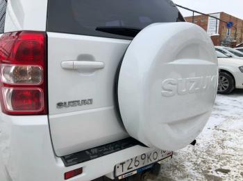 6 949 р. Пластиковый колпак запасного колеса SUZUKI (верхняя часть, 225/70/16)  Suzuki Grand Vitara ( FTB03 3 двери,  3TD62, TL52 5 дверей,  JT 5 дверей,  JT 3 двери,  JT) - Grand Vitara XL7 (неокрашенный)  с доставкой в г. Пермь. Увеличить фотографию 9
