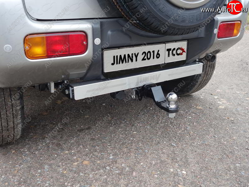 17 199 р. Фаркоп (тягово-сцепное устройство) TCC (надпись Jimny) Suzuki Jimny JB23/JB43 2-ой рестайлинг (2012-2018) (Оцинкованный, шар E - оцинкованный)  с доставкой в г. Пермь