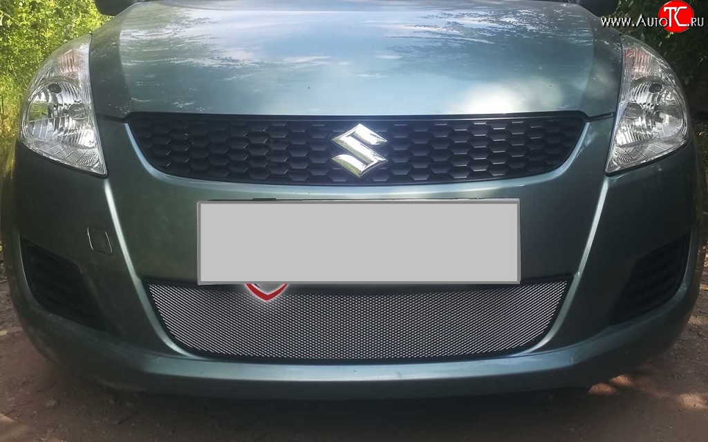1 539 р. Сетка на бампер Russtal (хром) Suzuki Swift ZC72S дорестайлинг, хэтчбэк 5 дв. (2010-2013)  с доставкой в г. Пермь